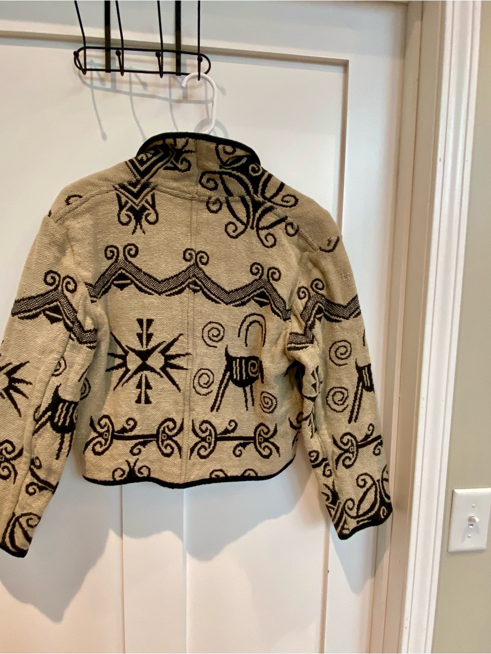 Flashback Vintage Style Beige/Black Tribal Tapestry Pattern Women's Cardigan - Picture 7 of 12